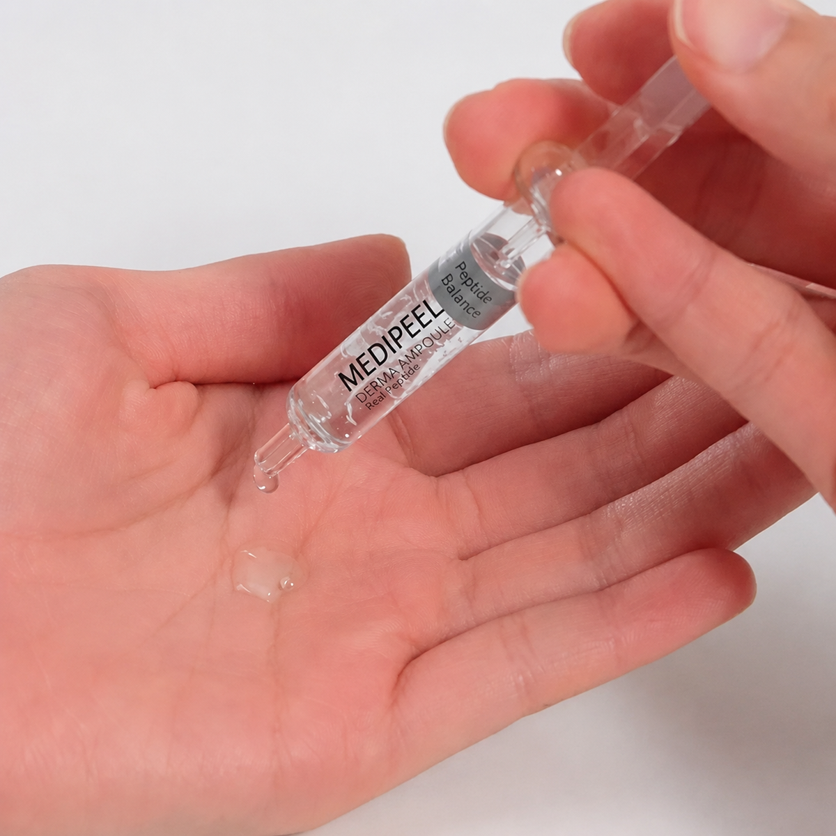 MEDIPEEL Aqua+Tox Ampoule (35ml)